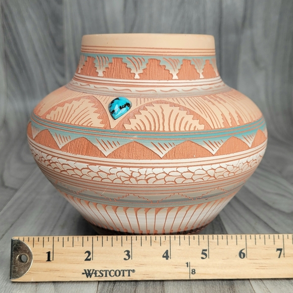 Michael Charlie Pottery Southwest Vase Navajo Native American Etched 6"H 7"W - Picture 5 of 16